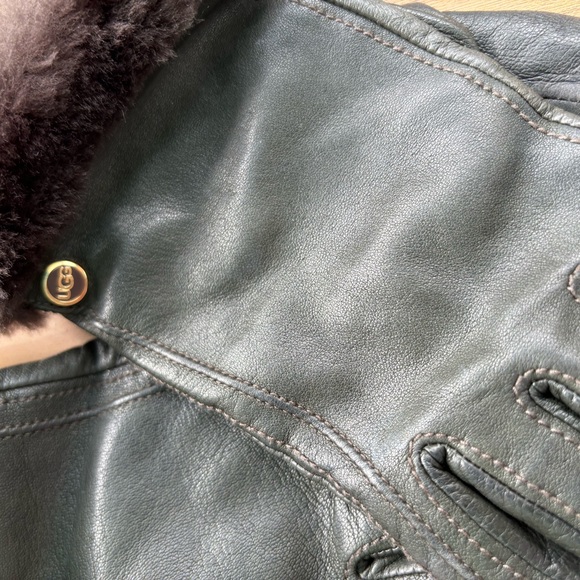 UGG Women's Leather gloves sheepskin collar & knit insert M Size - Picture 9 of 13